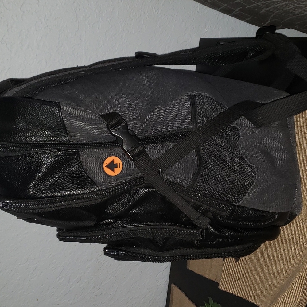 Large backpack - Picture 3 of 9